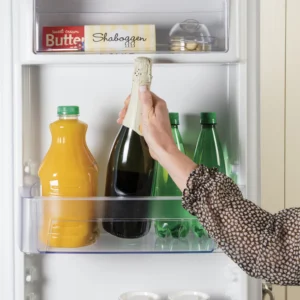 GE 25.1 Cu. Ft. Fingerprint Resistant Side-By-Side Refrigerator GSS25IYN - New in Box - Image 3